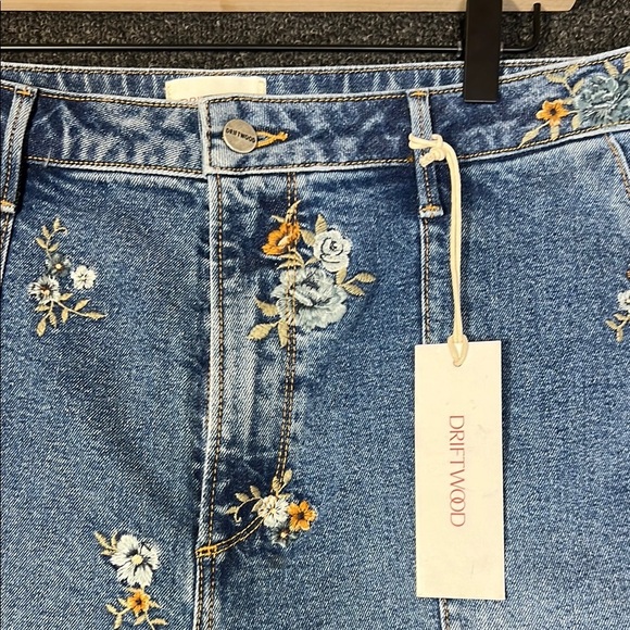 Driftwood Embroidered Cargo Straight Jeans, Womens Plus Size 20 - Picture 3 of 9